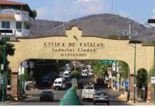 Families Trapped in Guerrero Clinic Demand Urgent Air Rescue Amid Drone Attacks