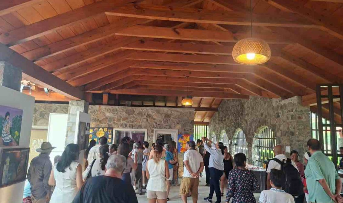 Zihuatanejo’s Costa Grande Archaeological Museum hosts a group exhibition.